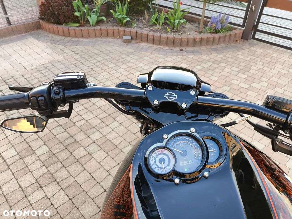 Harley-Davidson V-Rod Muscle - 4