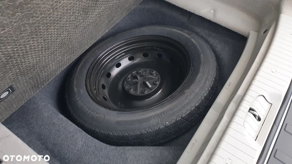 Mercedes-Benz Klasa B 180 BlueEFFICIENCY Edition - 34