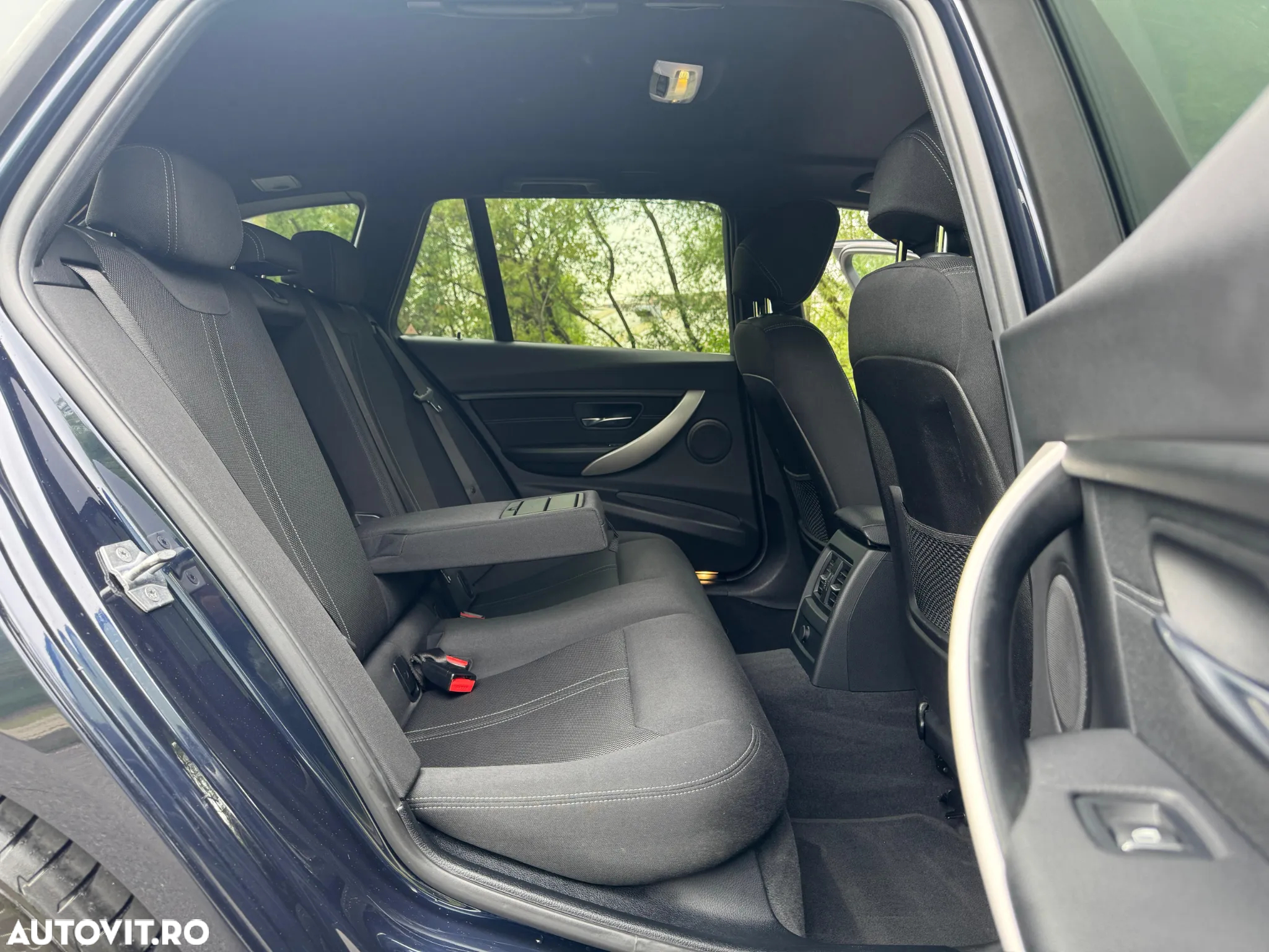 BMW Seria 3 320d Touring Aut. Efficient Dynamics Edition - 31