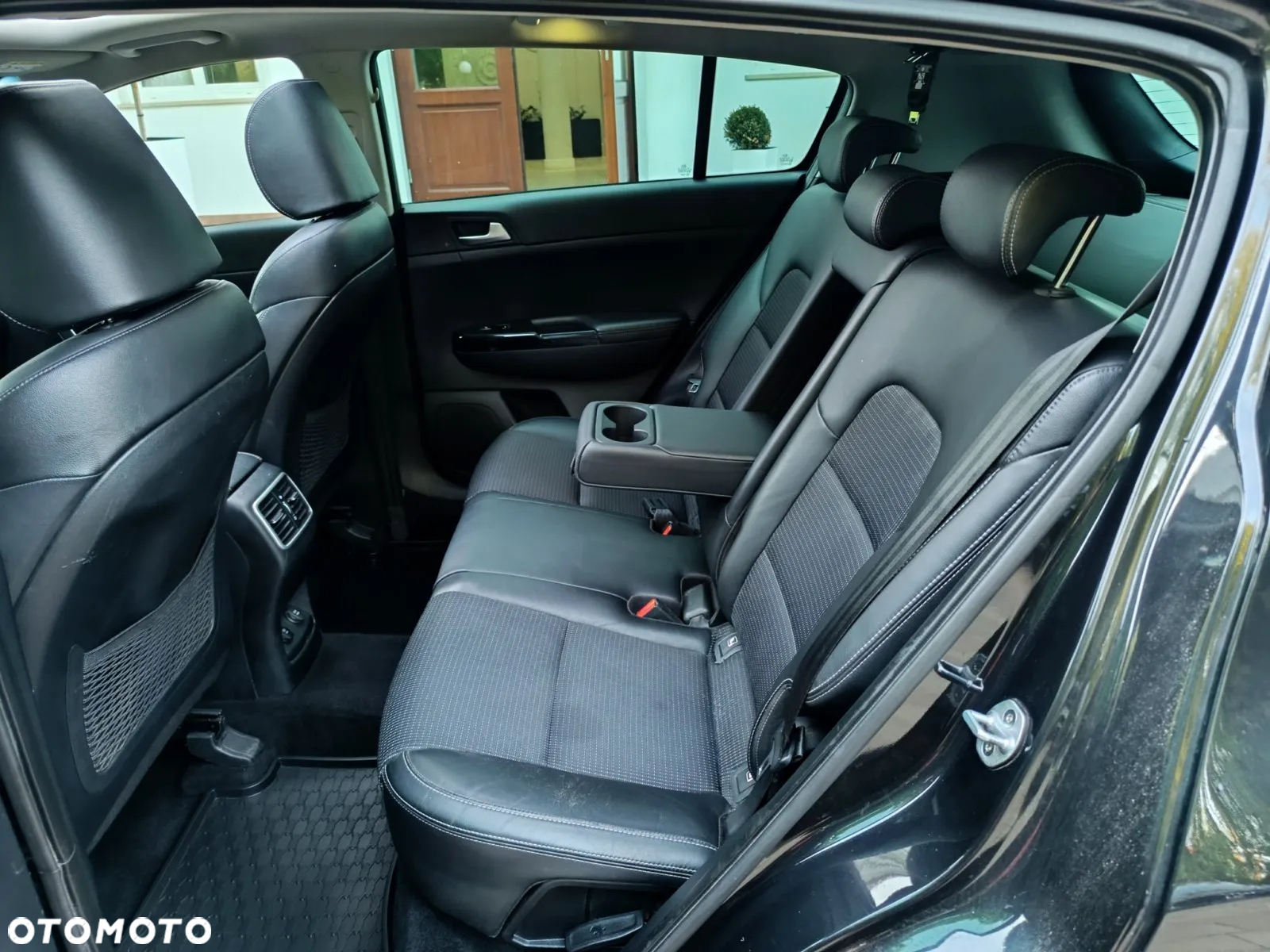 Kia Sportage 1.6 CRDI Black Edition Plus 2WD - 32