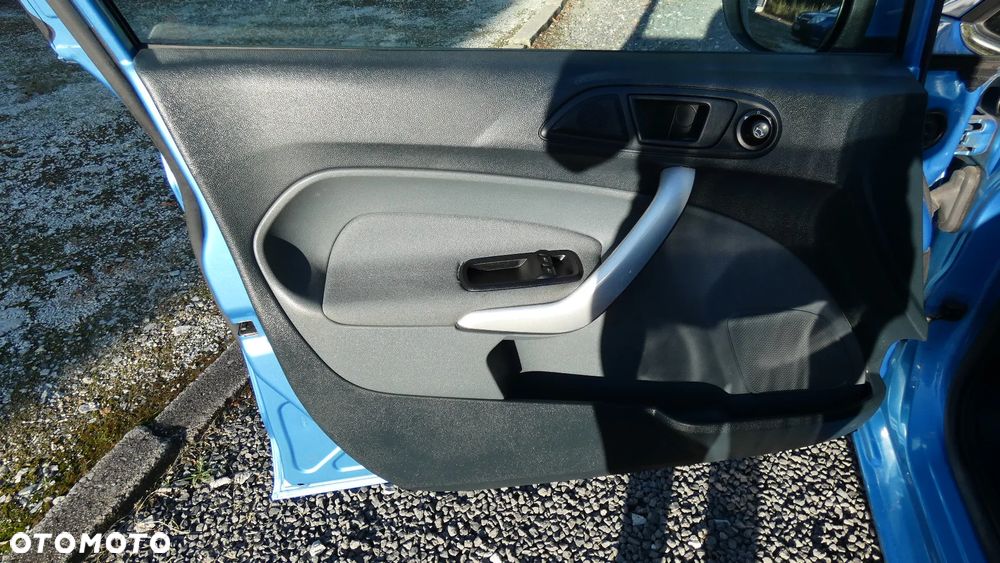 Ford Fiesta 1.25 Ambiente - 23