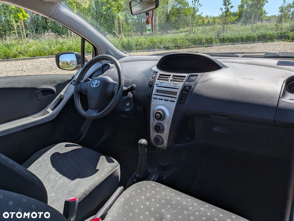 Toyota Yaris 1.0 Luna A/C - 7