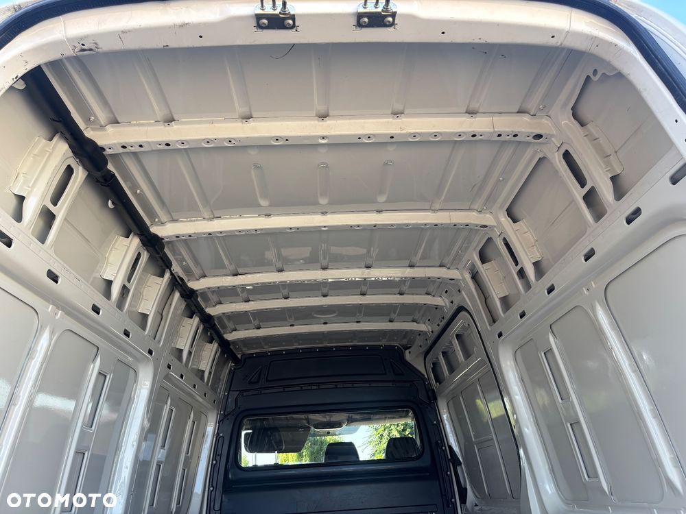 Volkswagen Crafter - 14