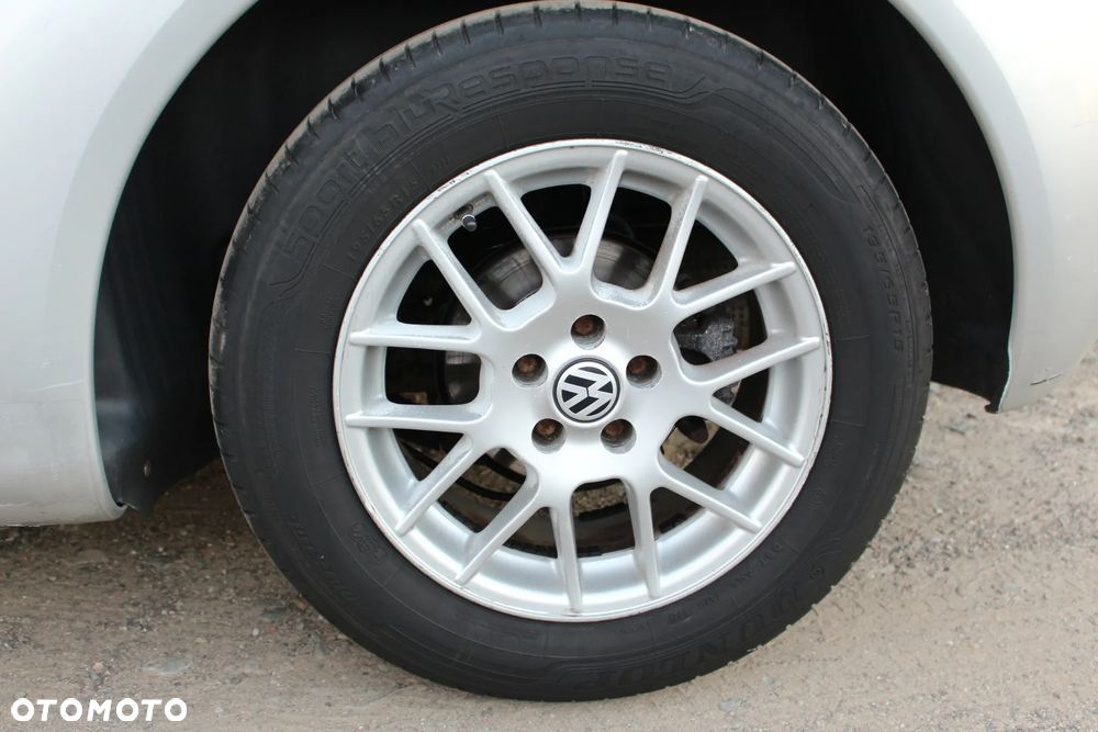 Volkswagen New Beetle - 30