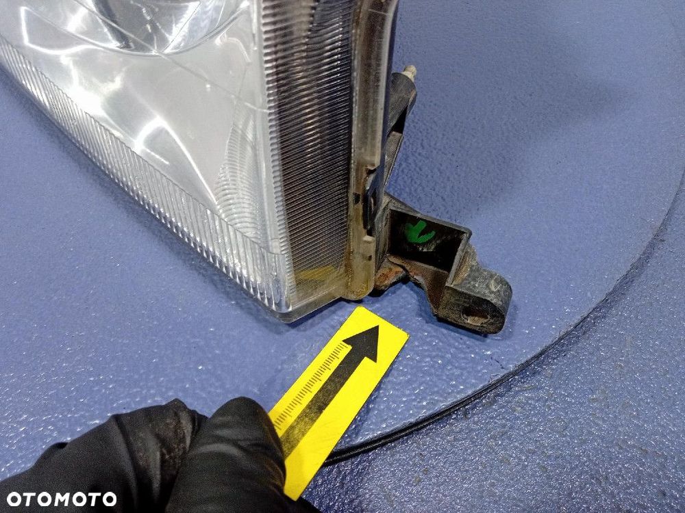 MITSUBISHI PAJERO PININ 98- REFLEKTOR PRAWY LAMPA H4 EU - 8