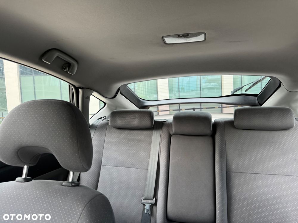 Toyota Prius 1.5 VVT-i Prestige - 21