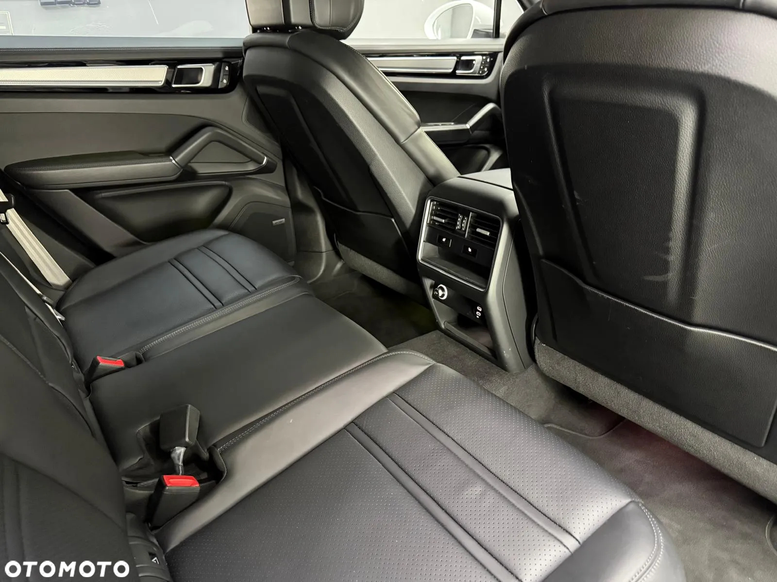 Porsche Cayenne E-Hybrid Platinum Edition - 33
