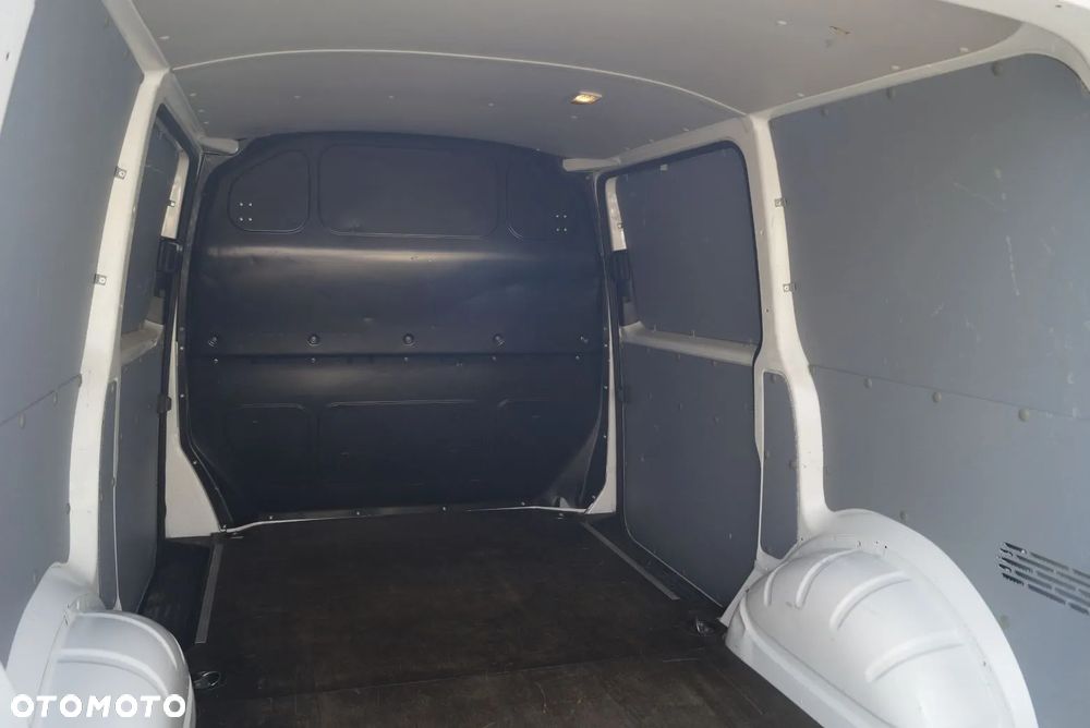 Volkswagen Transporter - 9