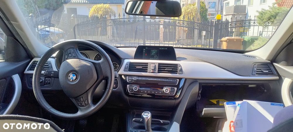 BMW Seria 3 318i Advantage - 10