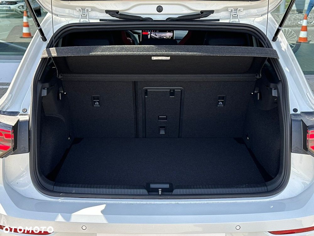 Volkswagen Golf - 9