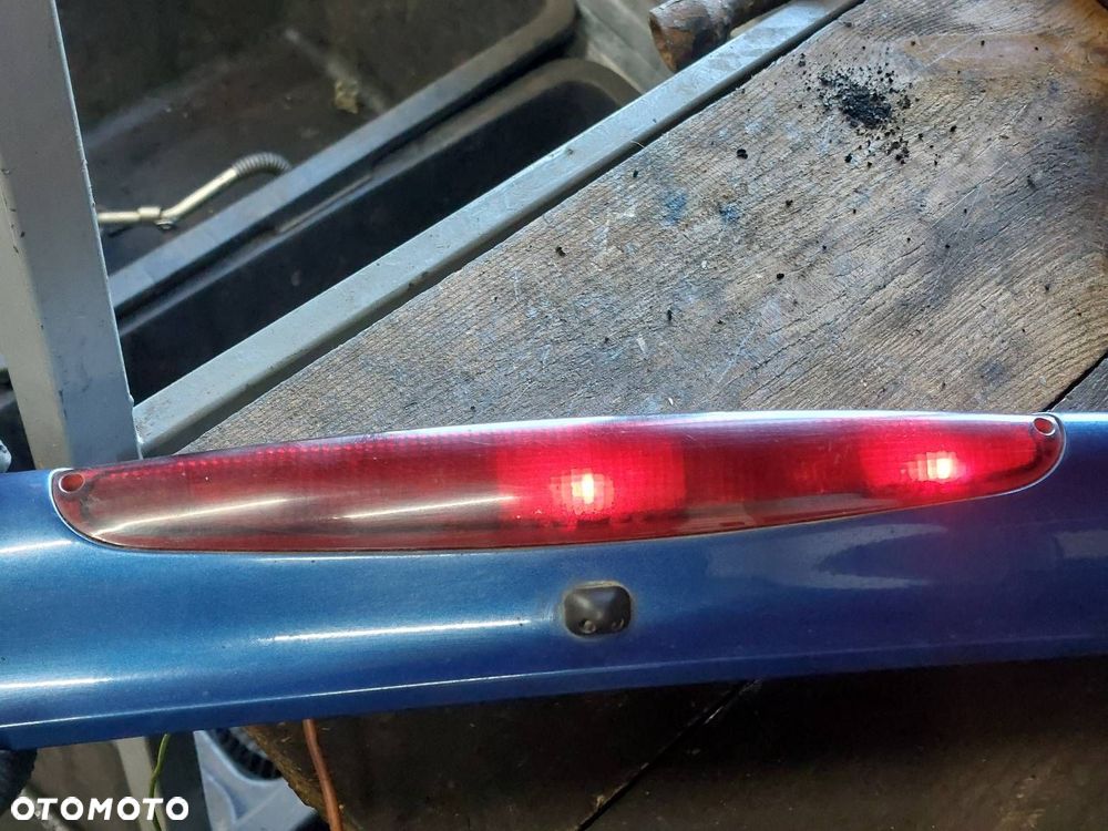 STOPKA TRZECIE ŚWIATŁO STOP LOTKA SPOILER MERCEDES-BENZ W414 VANEO - 6