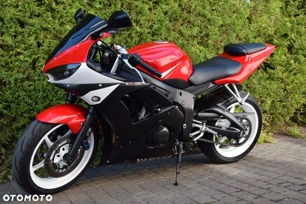 Yamaha R6 - 3