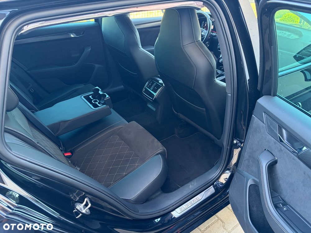 Skoda Superb 2.0 TDI DSG Sportline - 33