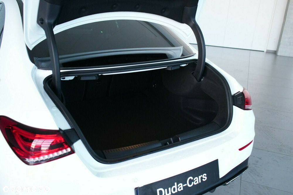 Mercedes-Benz CLA 200 Progressive 7G-DCT - 11