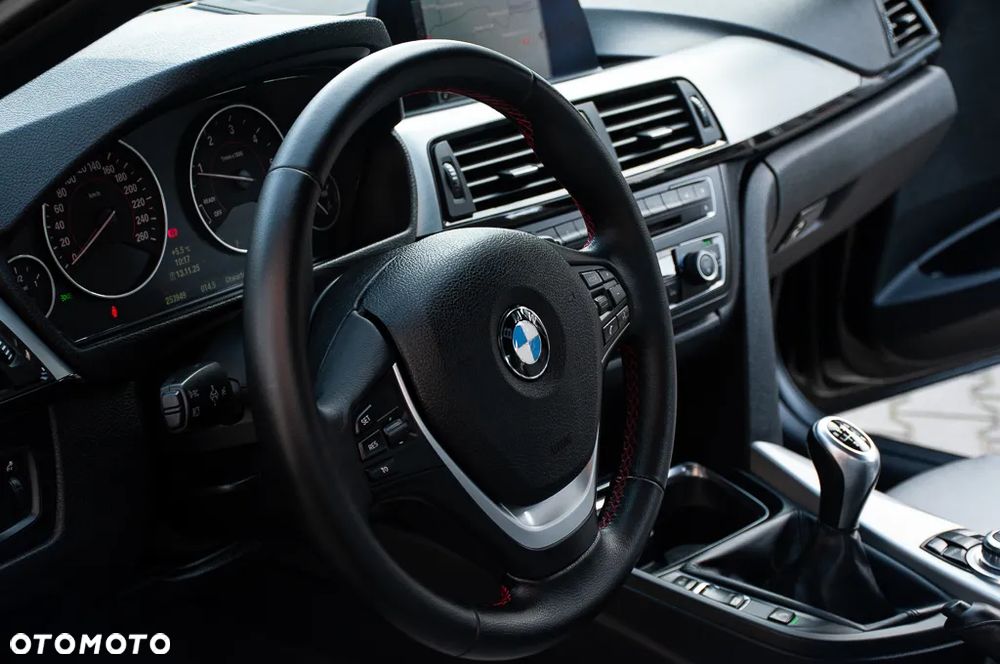 BMW Seria 3 320d M Sport Edition - 24