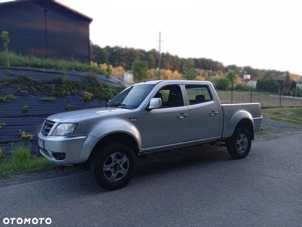 Tata Xenon - 8