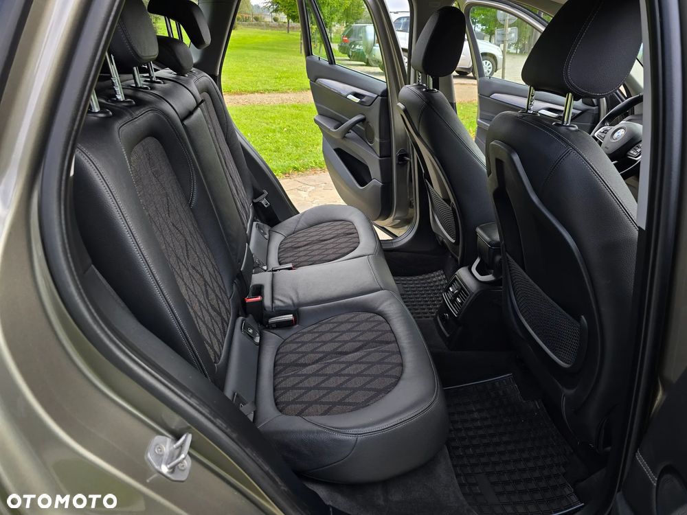BMW X1 xDrive20d xLine sport - 33