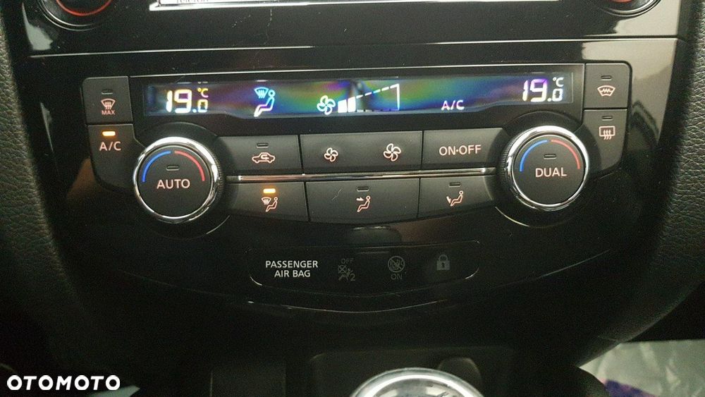 Nissan Qashqai - 25