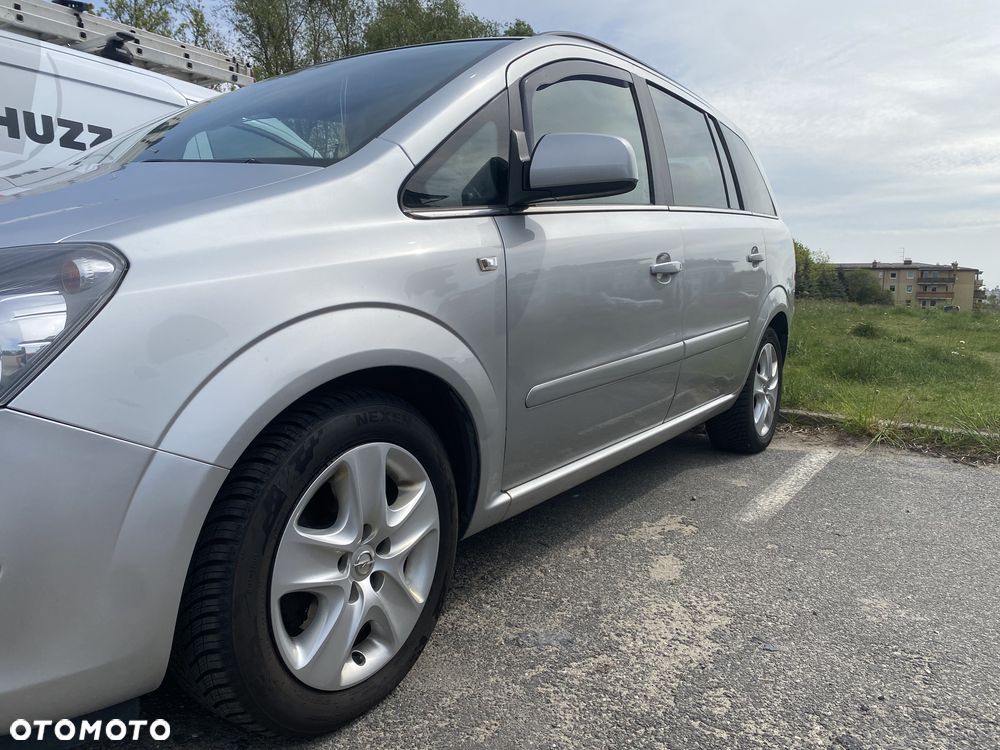 Opel Zafira 1.8 Cosmo EU5 - 5