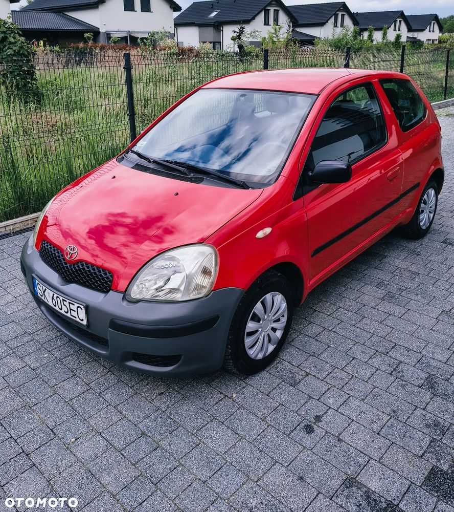 Toyota Yaris 1.0 Base - 1