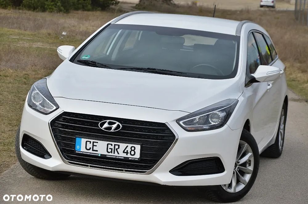 Hyundai i40 Kombi blue 1.6 Family - 4