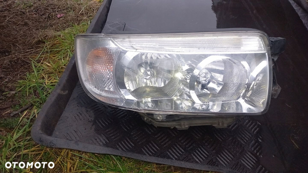 Lampa prawa przednia Subaru Forester II 2 SG EUROPA Wwa