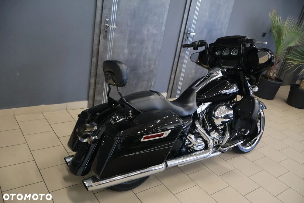 Harley-Davidson Touring Street Glide - 15