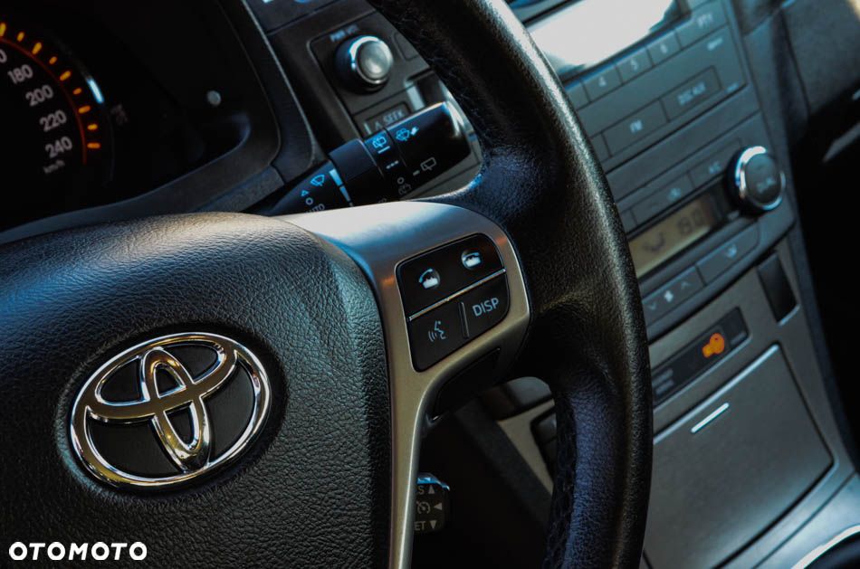 Toyota Avensis 1.8 Comfort - 27