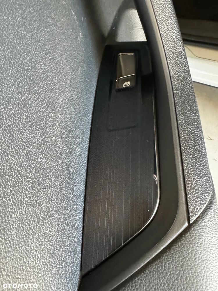 Skoda Karoq 1.5 TSI ACT 4x2 Sportline DSG - 25