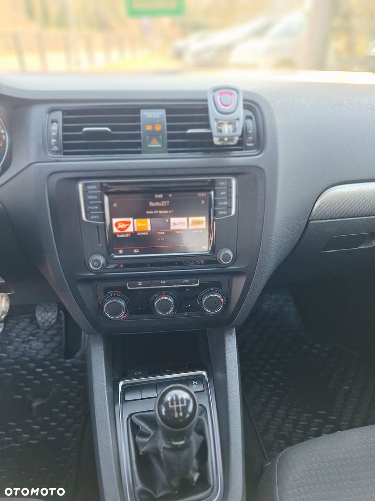 Volkswagen Jetta - 13