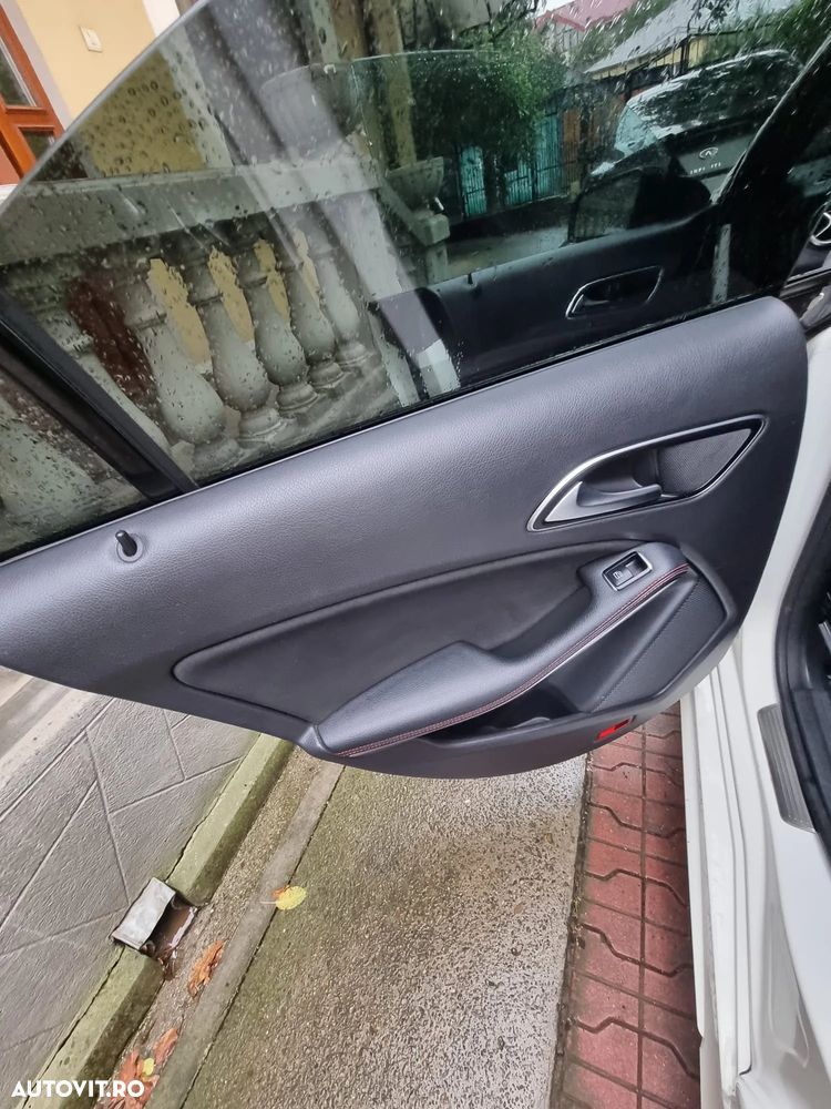 Mercedes-Benz CLA - 12
