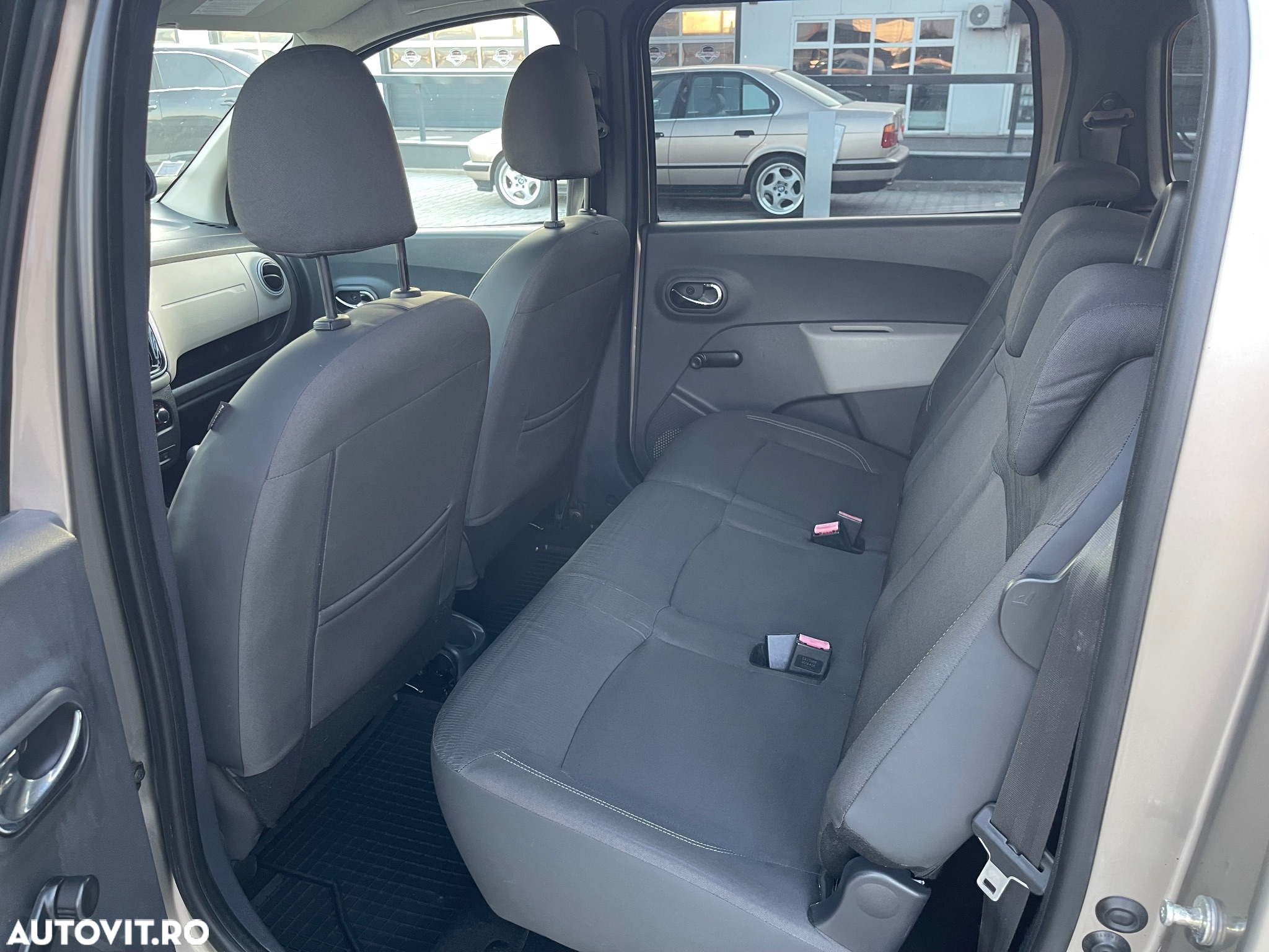 Dacia Lodgy dCi 110 Celebration - 11