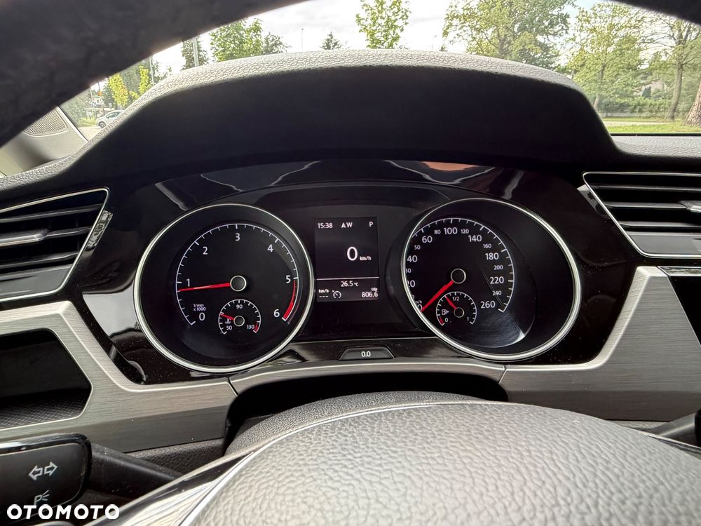 Volkswagen Touran - 9