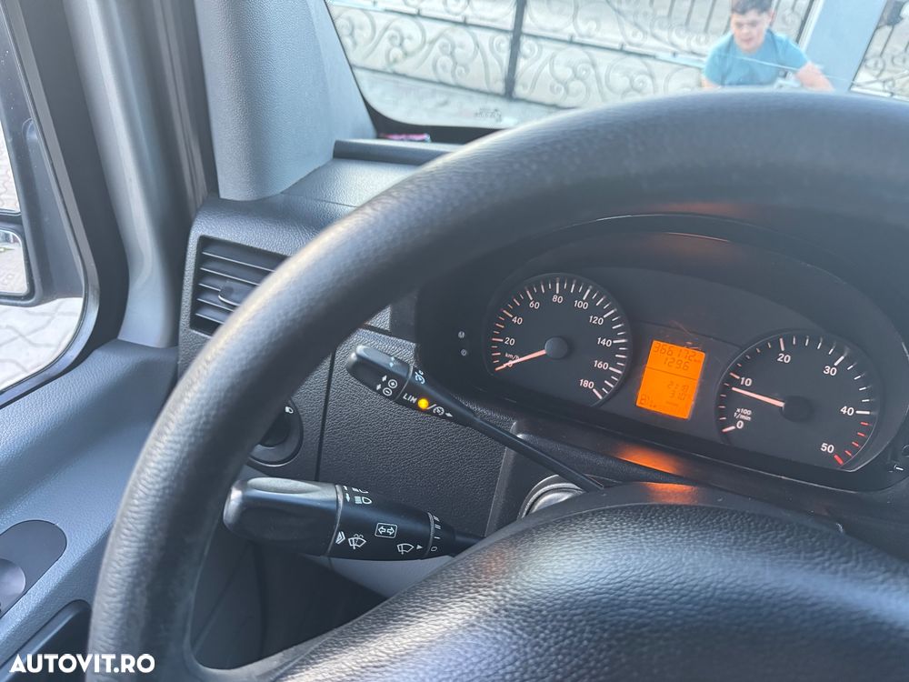 Mercedes-Benz Sprinter - 14