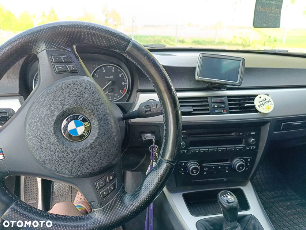 BMW Seria 3 318i Edition Exclusive - 4