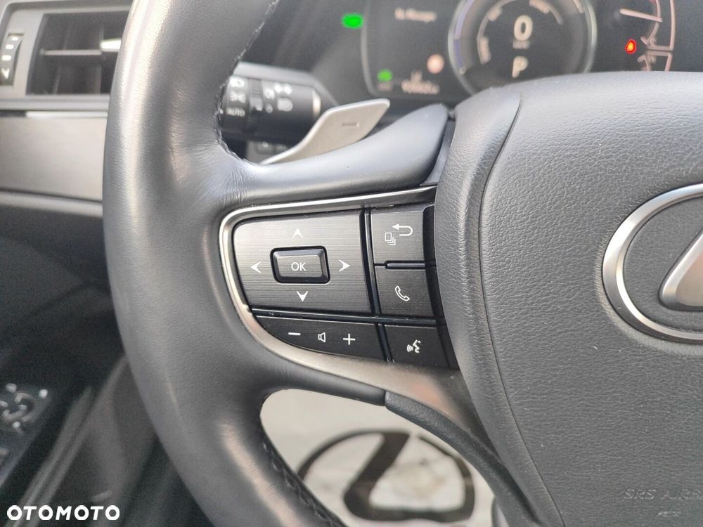 Lexus ES 300h Business Edition - 16