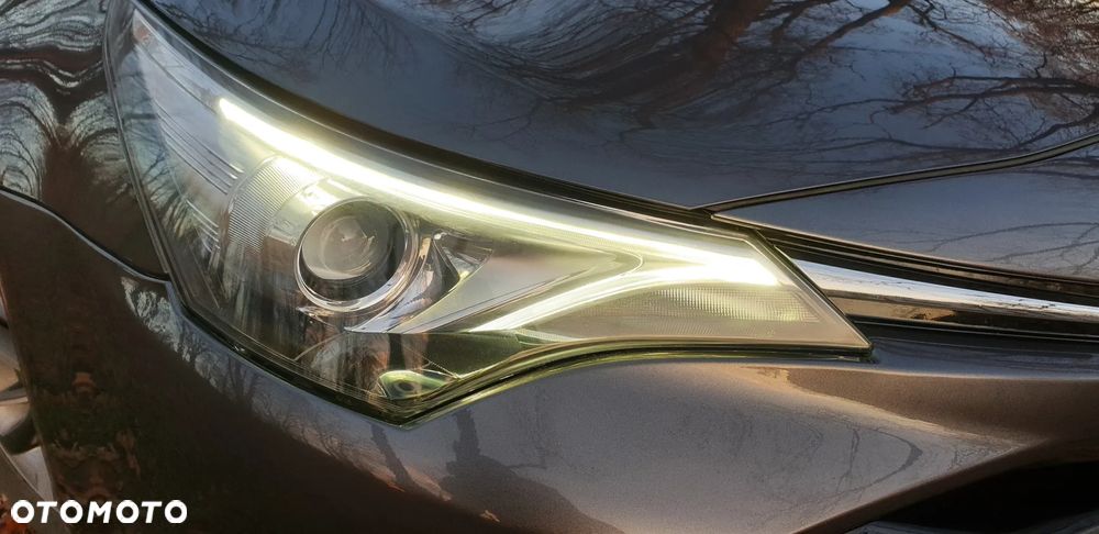 Toyota Avensis 1.8 Prestige - 24