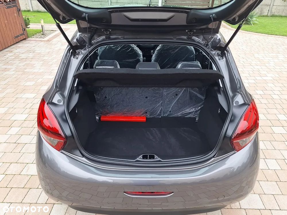 Peugeot 208 1.2 PureTech Allure - 39