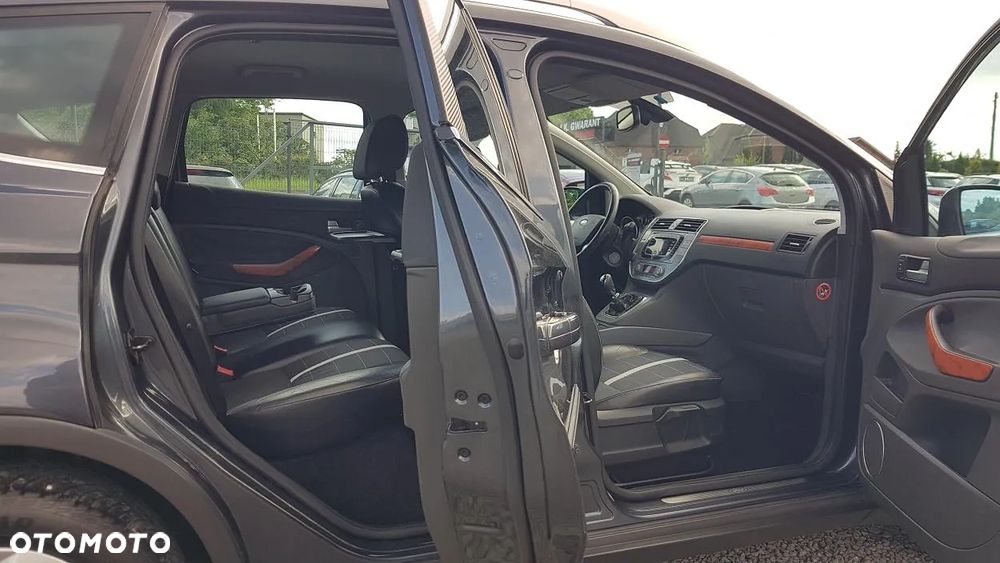 Ford Kuga 2.0 TDCi 4x4 Titanium - 28