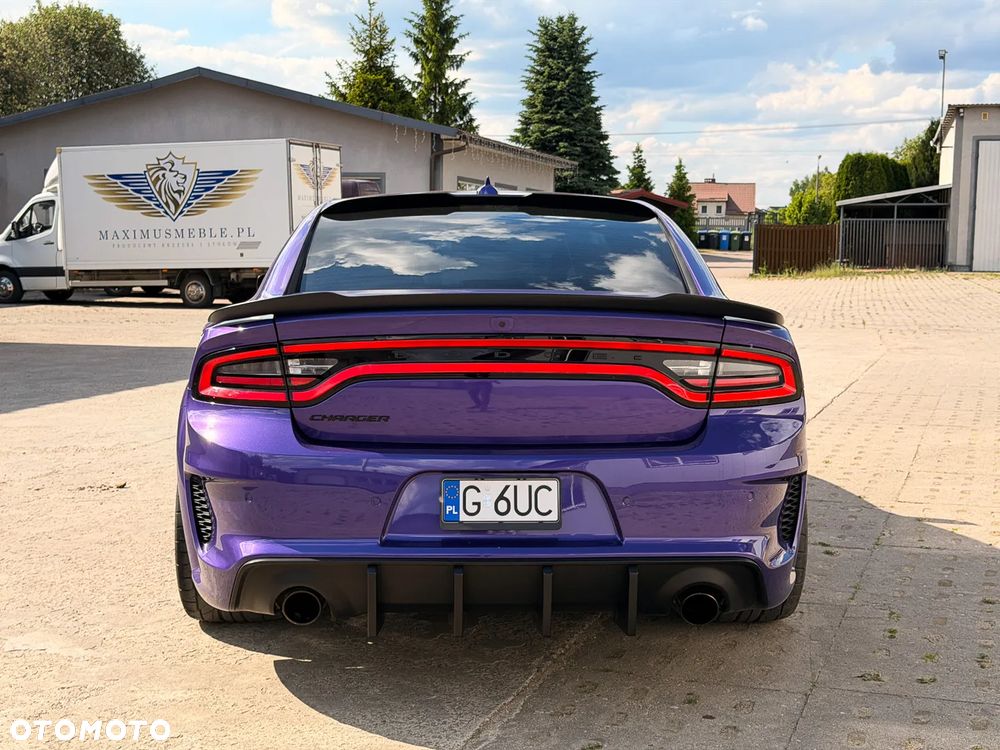 Dodge Charger 6.4 Scat Pack Widebody - 10