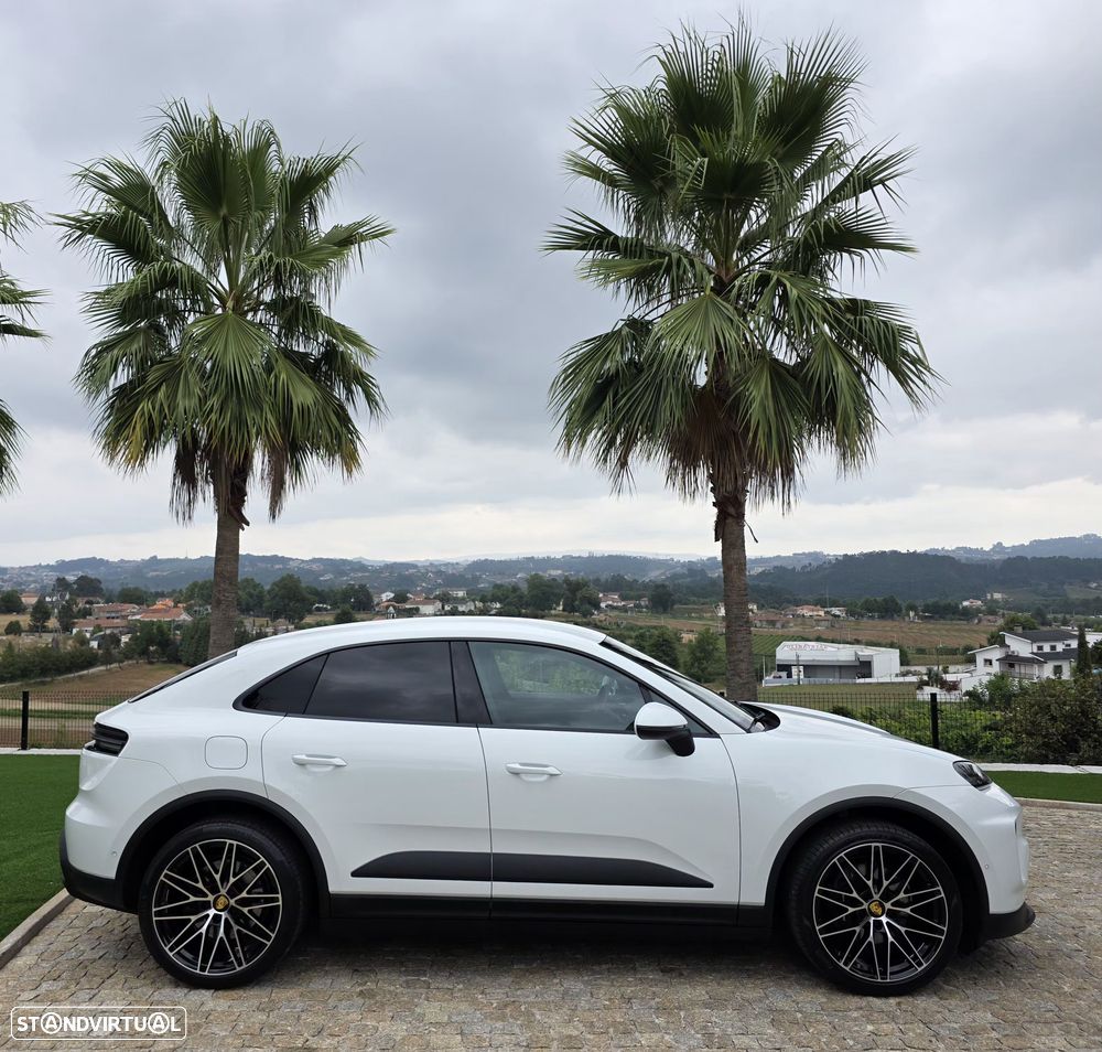 Porsche Macan Electric - 13
