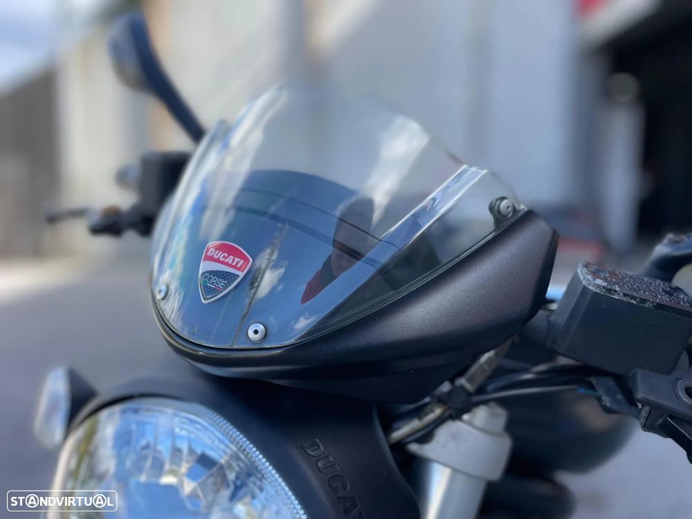 Ducati Monster 696 + - 12