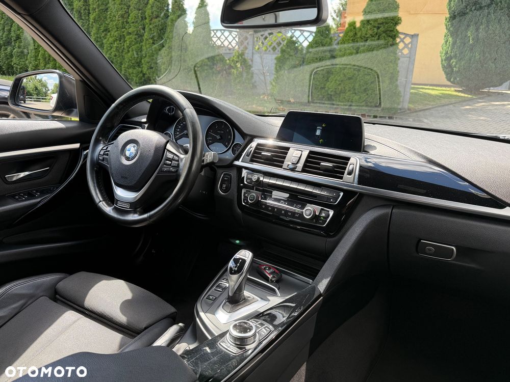BMW Seria 3 325d Sport Line Shadow - 24