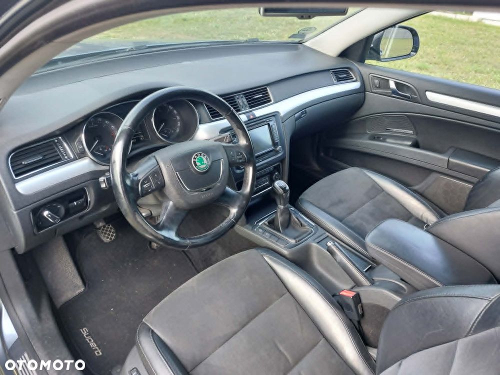 Skoda Superb 2.0 TDI Family - 8