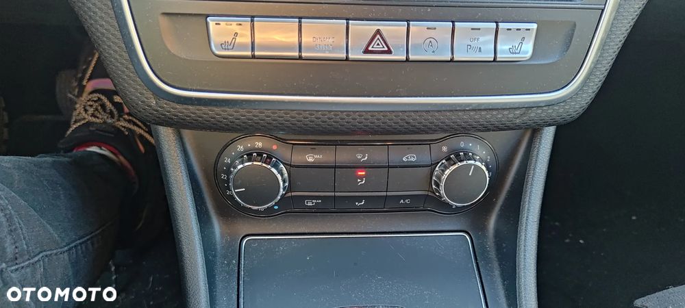 Mercedes-Benz Klasa A 180 7G-DCT - 22