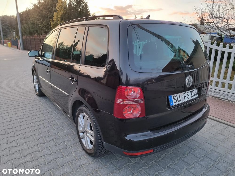 Volkswagen Touran 2.0 TDI DPF Highline DSG - 3