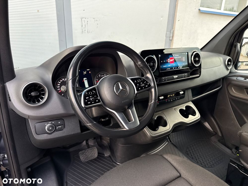 Mercedes-Benz Sprinter - 15