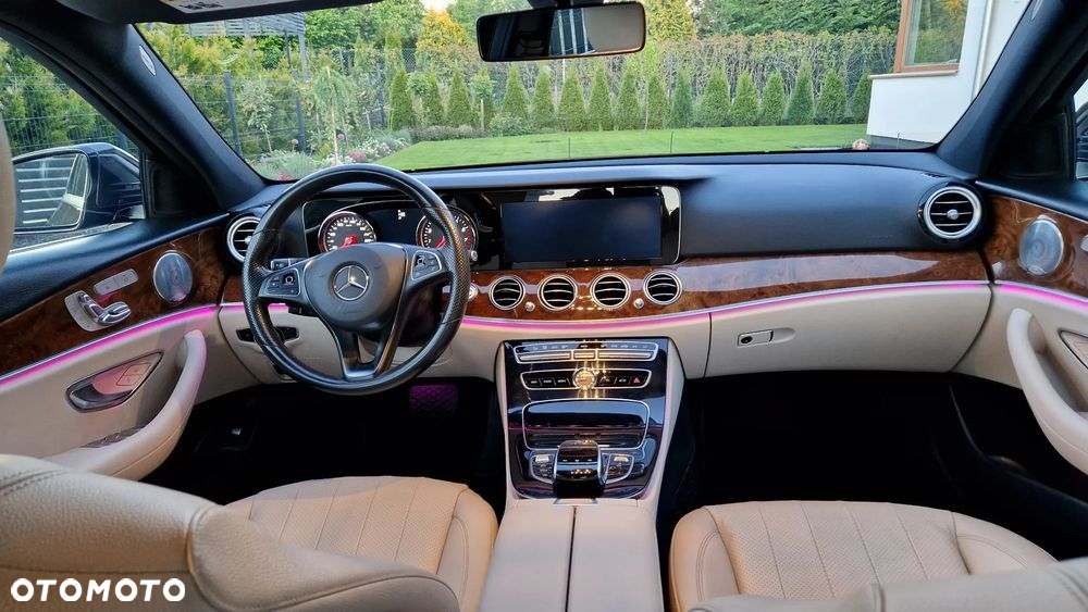 Mercedes-Benz Klasa E 300 9G-TRONIC AMG Line - 27