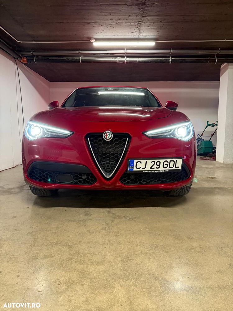 Alfa Romeo Stelvio 2.0 Turbo 16V AT8-Q4 Lusso Ti - 4