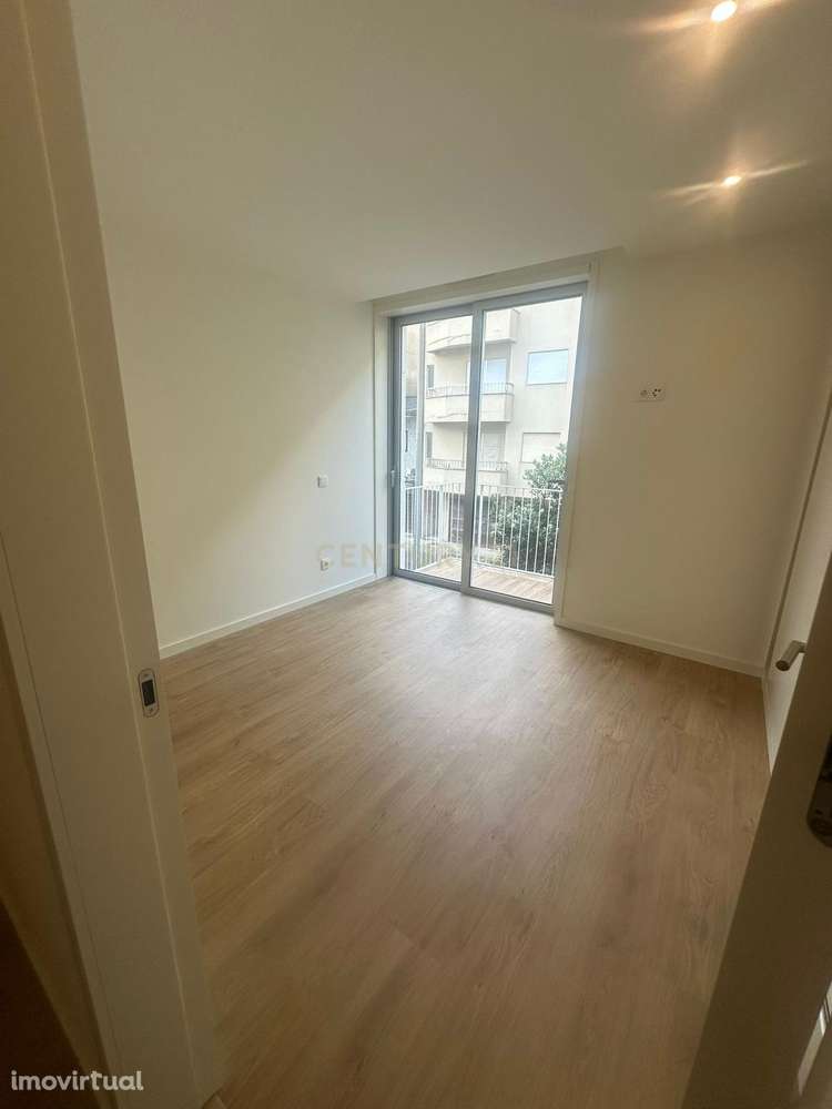 T2 para Arrendamento – Furadouro, Ovar | Último Piso com 2 Lugares de - Grande imagem: 4/13